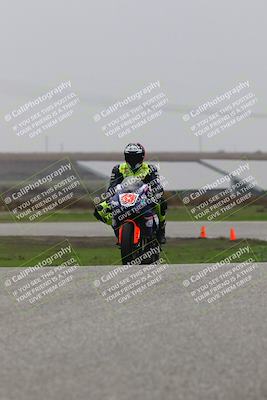 media/Nov-29-2025-TrackDaz (Sat) [[10ae2d9bce]]/C Group/Session 4 (Wheelie Bump)/